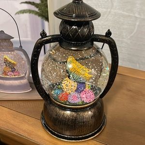 Butterfly, glitter lantern. Requires 3-AA batteries for lighting.